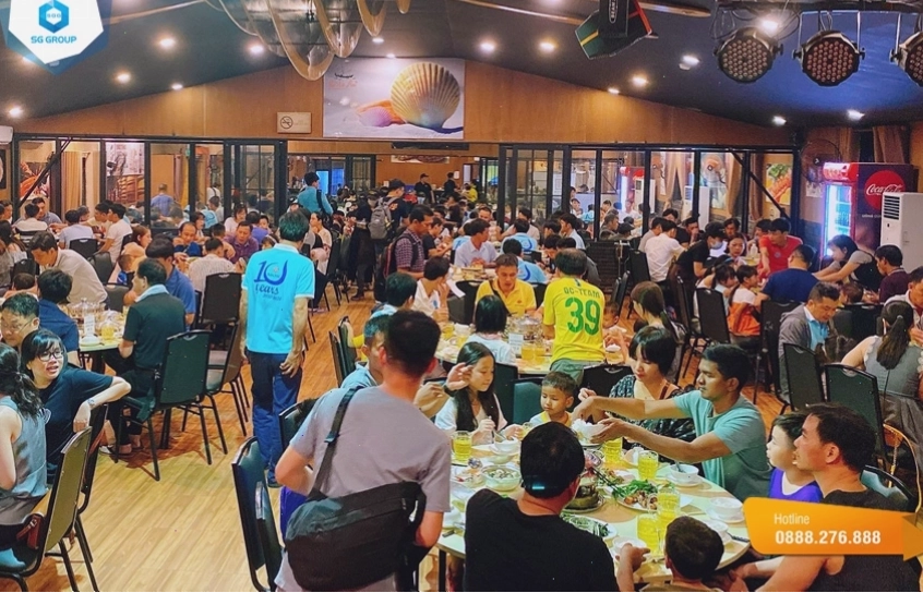 Sự ân cần trong cách phục vụ tại nhà hàng Mũi Né Xưa
