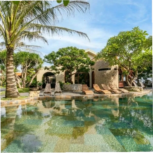 Sun Village Beach Resort với bãi biển riêng