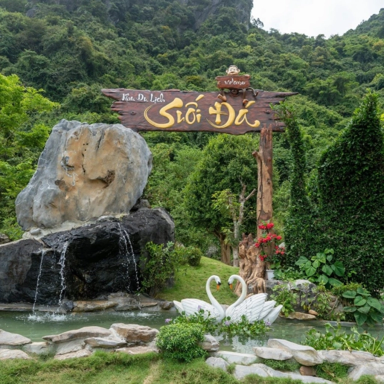 Suối Đá Quảng Bình điểm đến hoang sơ và mát lạnh