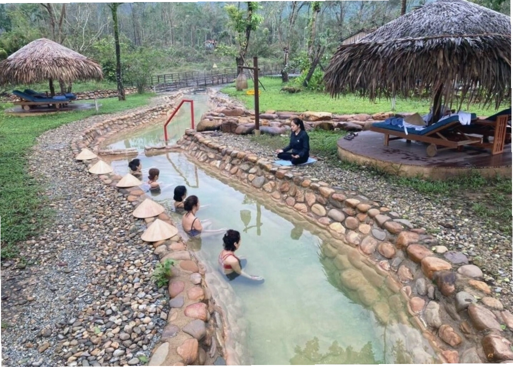 suoi khoang nong thanh tan