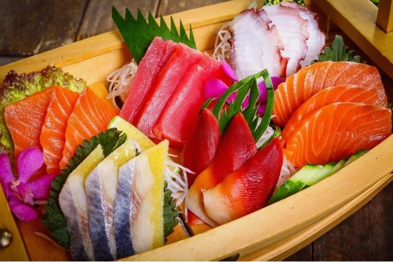 Sushi tươi ngon tại Sushi Maneki