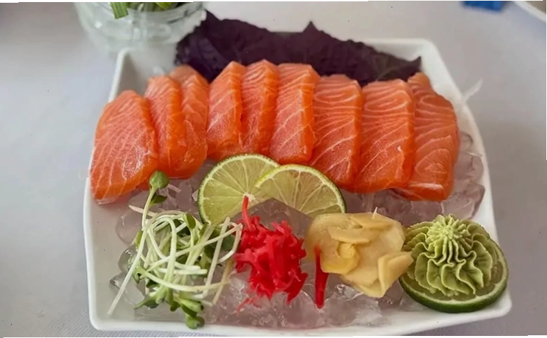 Sushi và sashimi tươi ngon tại Gành Hào