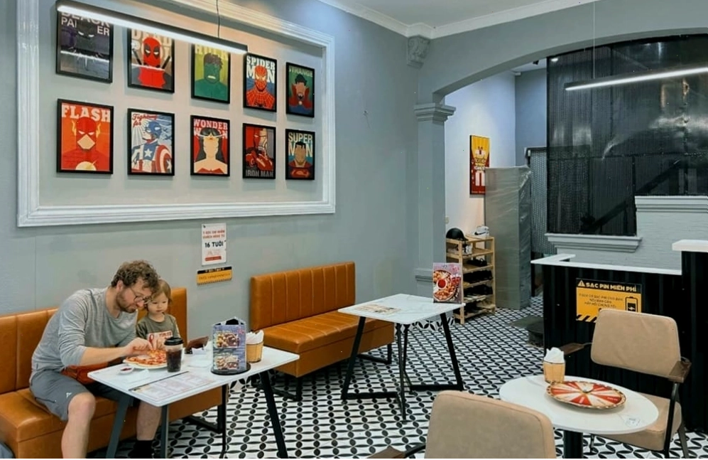T-Box Café Đỗ Quang là điểm hẹn hoàn hảo để thưởng thức cà phê và phim.