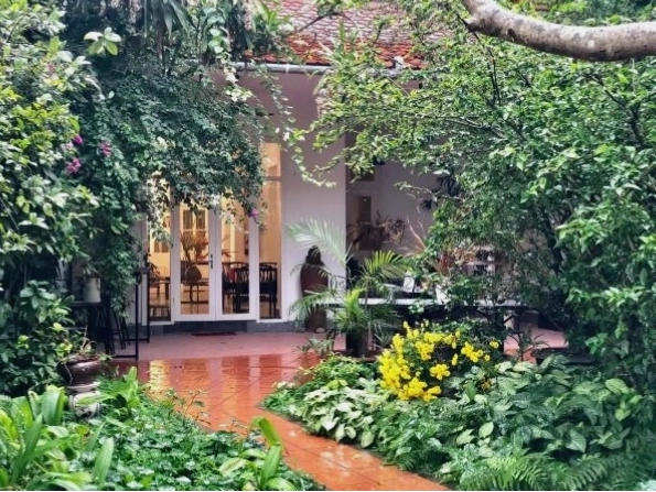 Tằm Art Café & Residence với không gian nghệ thuật