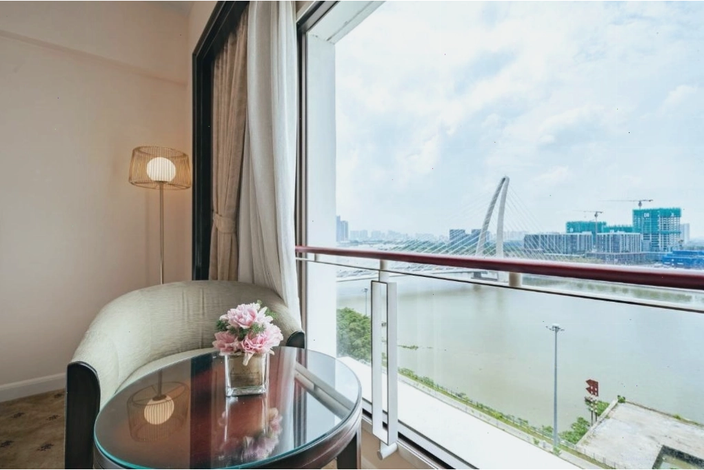 Tầm nhìn đẹp từ phòng nghỉ tại Khách sạn Lotte Sài Gòn