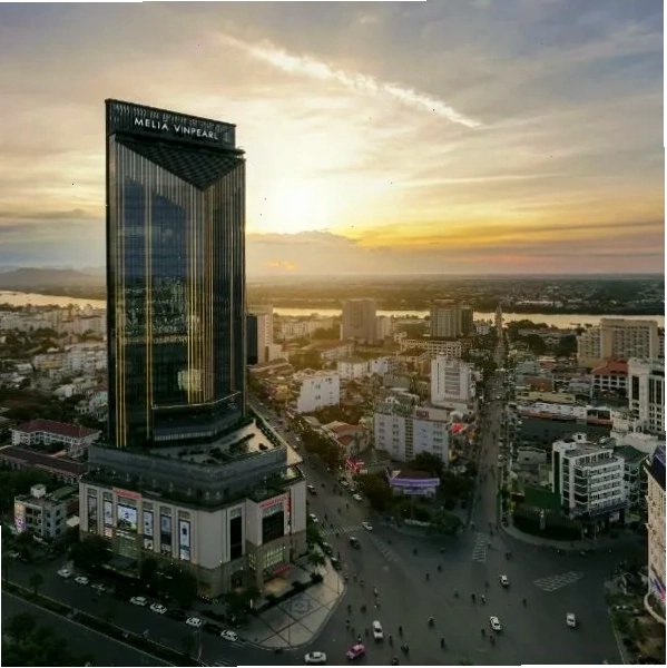 Tầm nhìn thành phố từ Meliá Vinpearl Hue