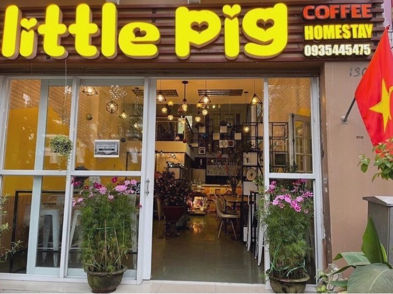 Tầm nhìn từ ban công Family Room tại My Little Pig Home