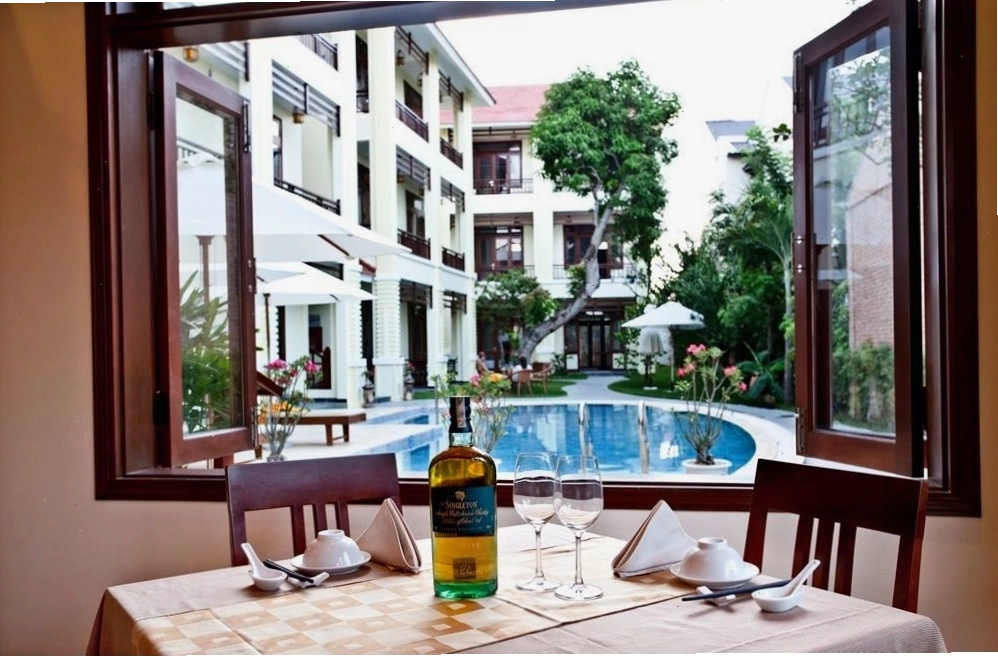 Tầm nhìn từ cửa sổ phòng