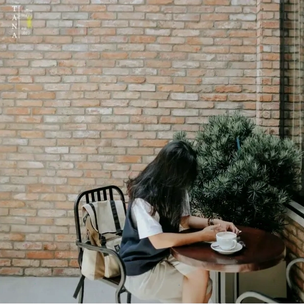 Tana Coffee, quán cafe Quận 8 kết hợp không gian đọc sách