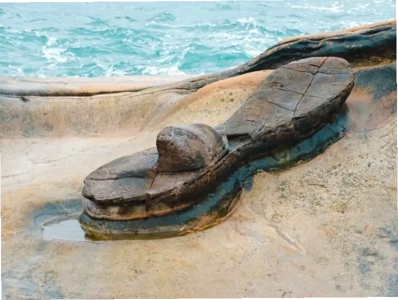 Tảng đá Hài Tiên (Fairy’s Shoe) có hình dáng độc đáo tại Công viên Dã Liễu