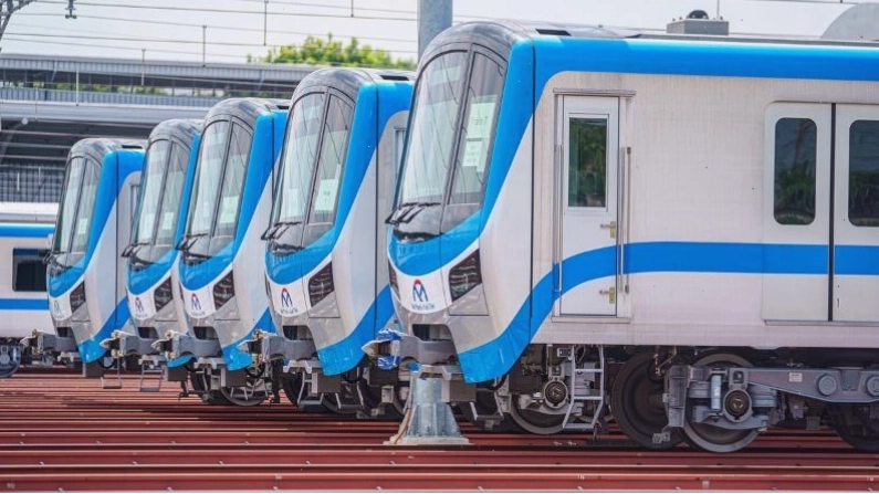 Tàu điện vận hành êm ái trên tuyến metro Suối Tiên