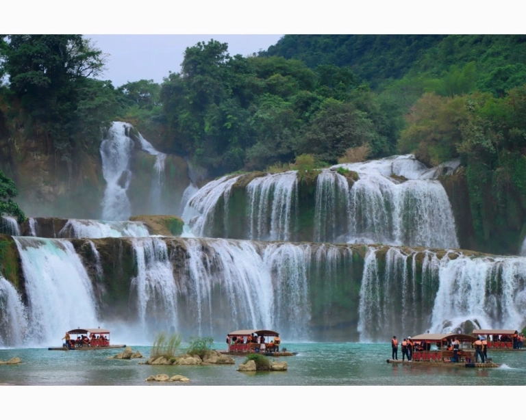 Thác Bản Giốc Cao Bằng: Vẻ đẹp hùng vĩ và thơ mộng giữa núi rừng Việt - Trung