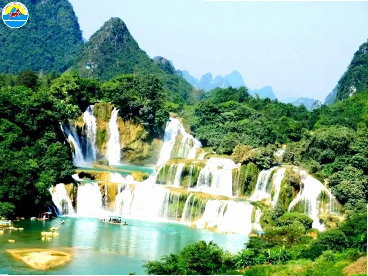 Thác Chín Tầng với vẻ đẹp hoang sơ và hùng vĩ