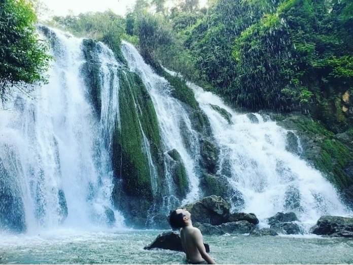 Thác Gò Lào hùng vĩ giữa núi rừng Hòa Bình