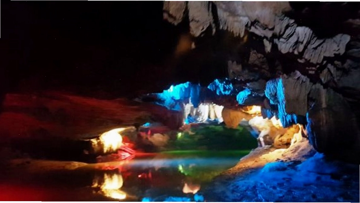 Thạch nhũ kỳ ảo bên trong Động Thiên Hà