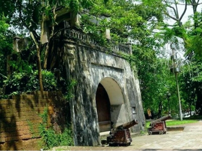 Thành cổ Sơn Tây là điểm đến lịch sử gần Glory Resort