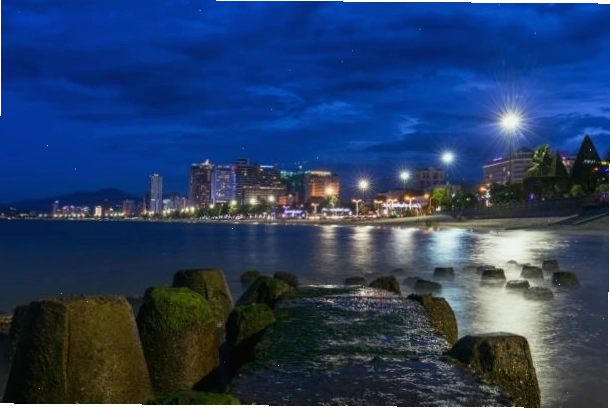 Thành phố Nha Trang lung linh về đêm