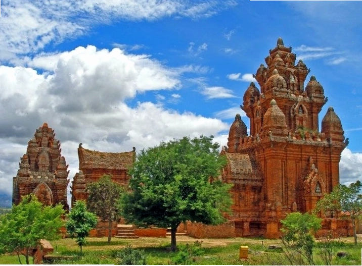 Tháp Chăm Poshanu Phan Thiết