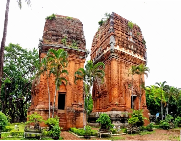 Tháp Đôi Quy Nhơn với kiến trúc Chăm cổ kính