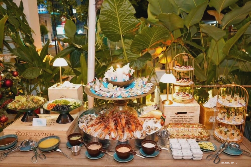 Tháp hải sản lạnh kiểu Pháp tại Nhà Hàng Hải Sản La Sirena Saigon