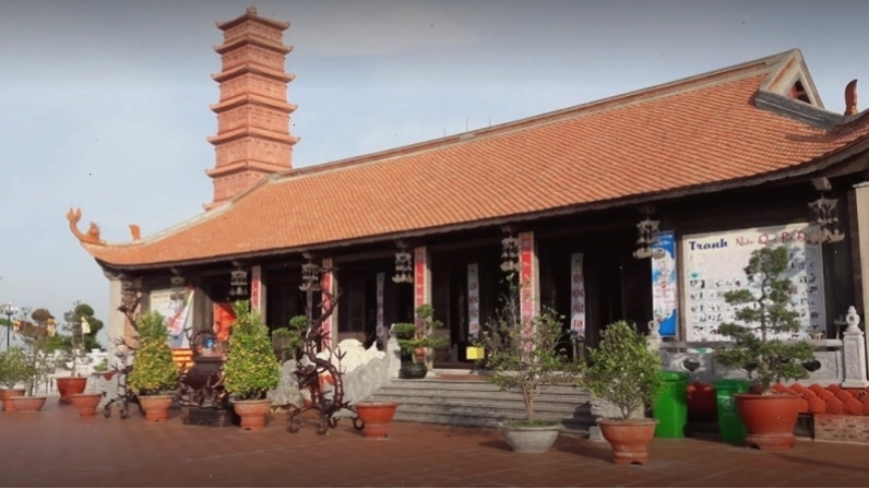 Tháp Tường Long cổ kính