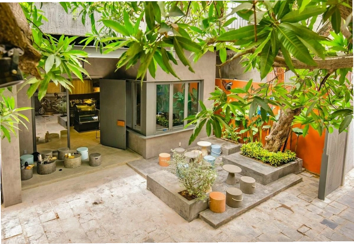 The 59 Cafe - Ánh sáng tự nhiên len lỏi qua khung cửa sổ