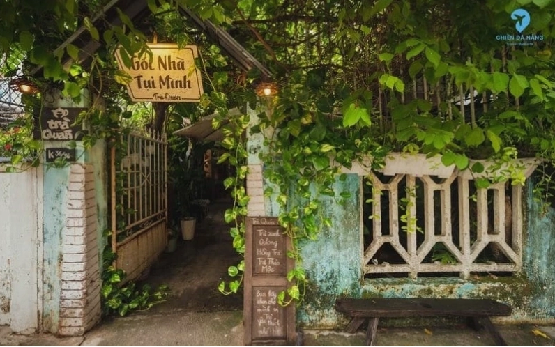 The Books Garden Cafe có nhiều loại sách khác nhau