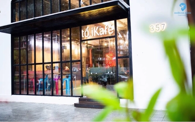 The Books Garden Cafe Đà Nẵng nhìn từ bên ngoài