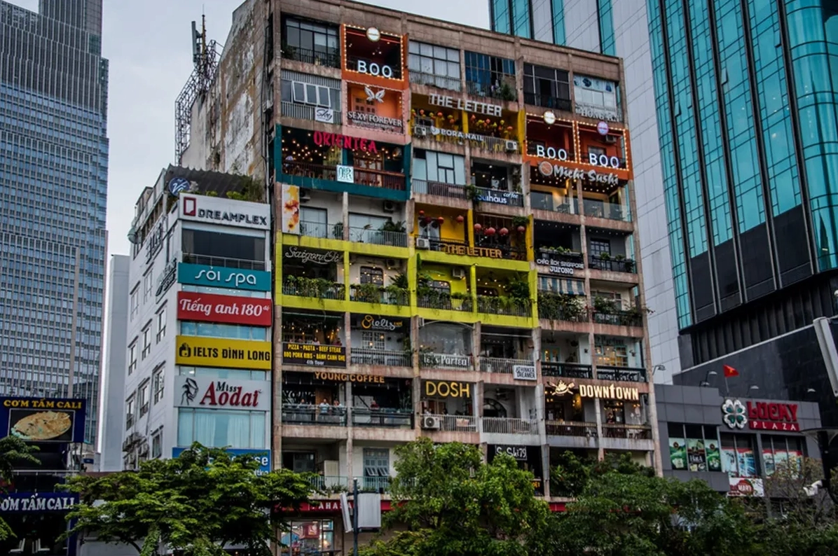 The Cafe Apartment Sài Gòn: Khám Phá Biểu Tượng Độc Đáo Tại 42 Nguyễn Huệ
