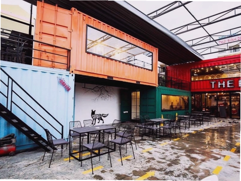 The Fox Cafe Phan Thiết với thiết kế container nghệ thuật