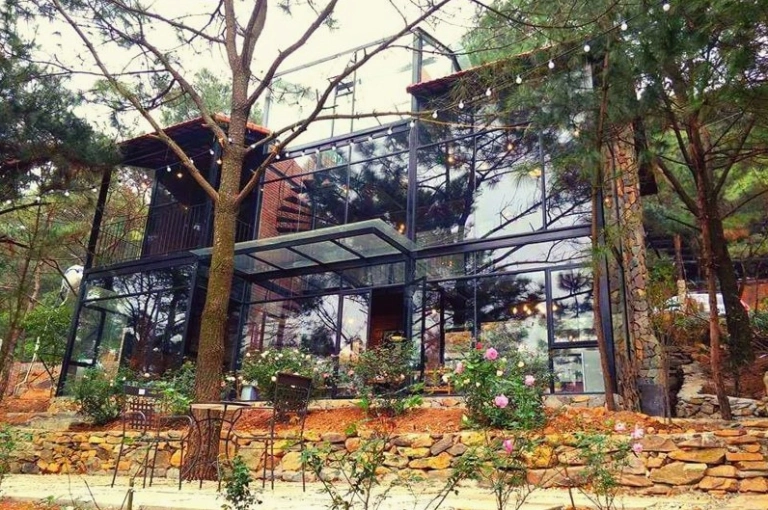 The Moonlight Villa Sóc Sơn: Trải nghiệm nghỉ dưỡng 'nhà kính' độc đáo
