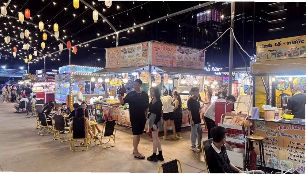 Thiên đường ẩm thực ven sông sẽ mang đến cho bạn những món ăn hấp dẫn tại Công viên bờ sông Sài Gòn