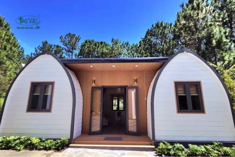 Thiết kế bungalow với vật liệu tự nhiên và không gian mở