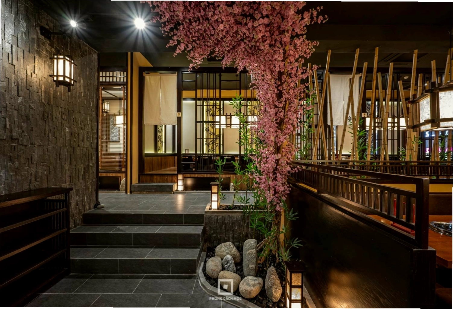 Thiết kế nhà hàng lẩu nướng với quầy bar ấn tượng