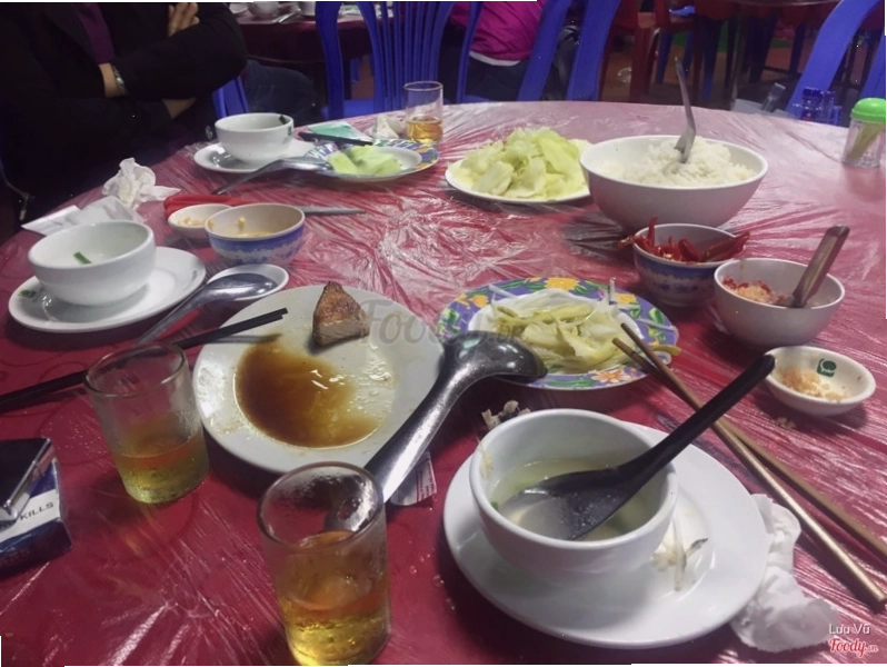 Thịt nướng tại nhà hàng Bình Mắm Móng Cái hấp dẫn