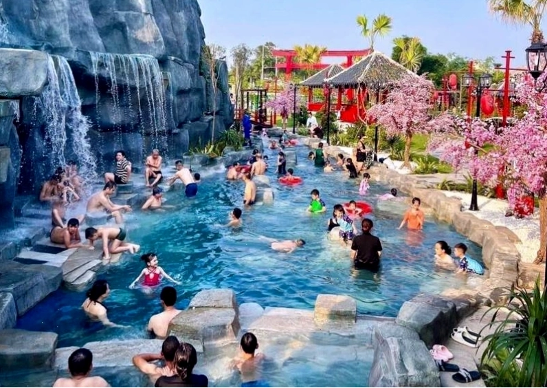Thư giãn tại khu du lịch suối khoáng nóng Thanh Thủy