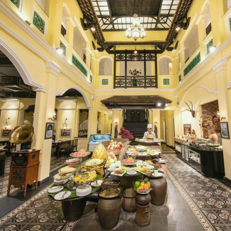 Thực đơn buffet đa dạng tại Sen Tây Hồ