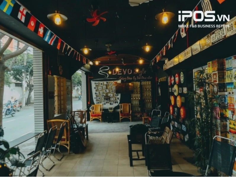 Thực đơn đa dạng của quán cà phê beer, từ đồ uống cafe đến các loại bia và đồ nhắm