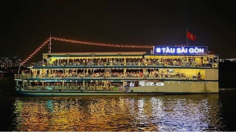 Thực đơn đa dạng trên tàu nhà hàng Sài Gòn