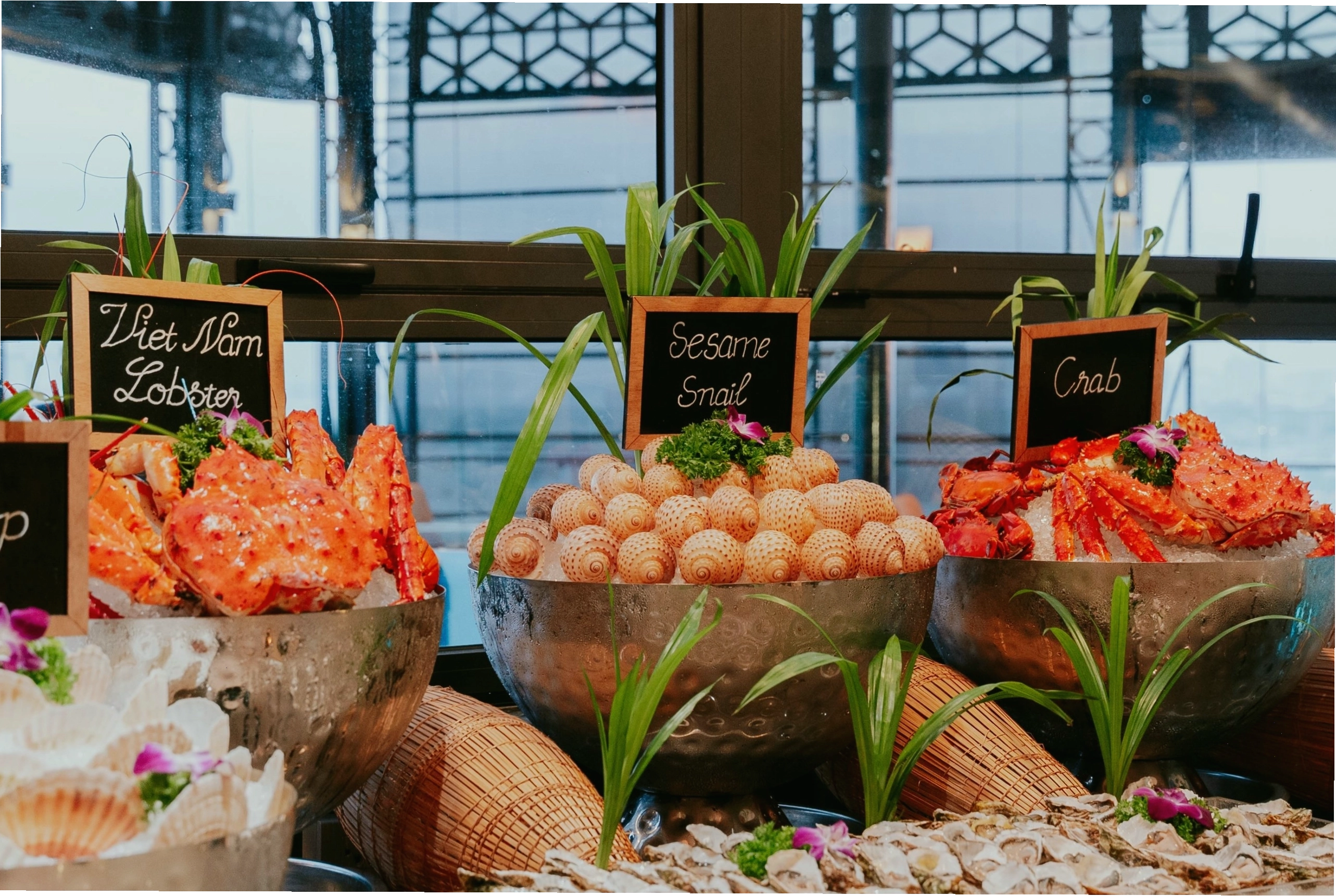Thực đơn đa dạng và hấp dẫn tại các nhà hàng của La Vela Saigon Hotel