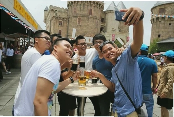 Thưởng thức món dê và bia tươi tại nhà hàng De Va Bieu Tươi
