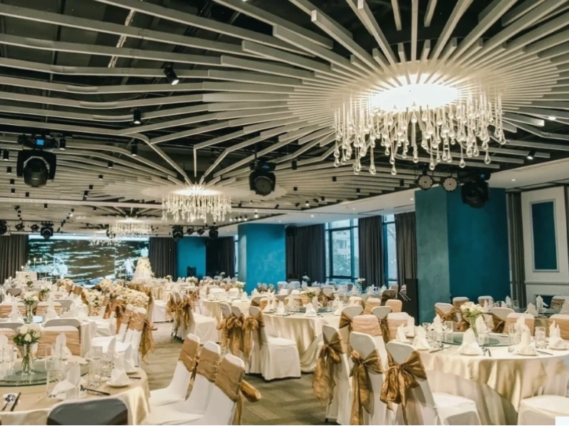 Tiệc cưới lãng mạn trên cao tại Én Restaurant Quận 3