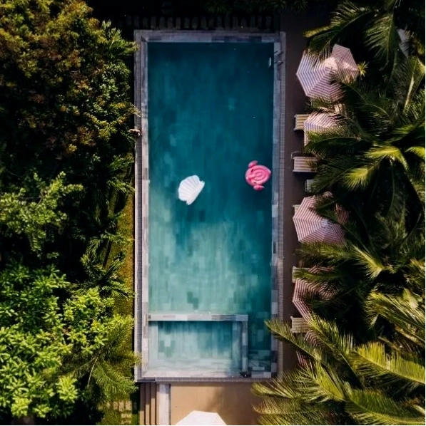 Tiện ích hồ bơi tại The Signature Retreat & Pool Phu Quoc gần sân bay