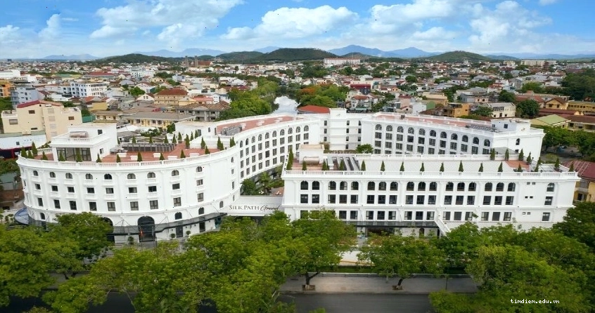 Tiện nghi sang trọng tại Silk Path Grand Hotel & Spa Huế