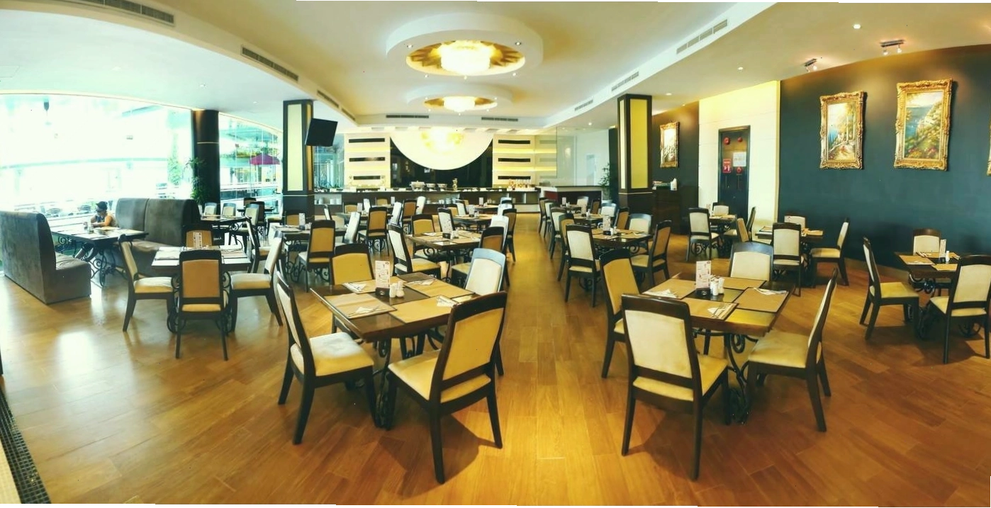 Tivoli Restaurant với không gian sang trọng và ấm cúng