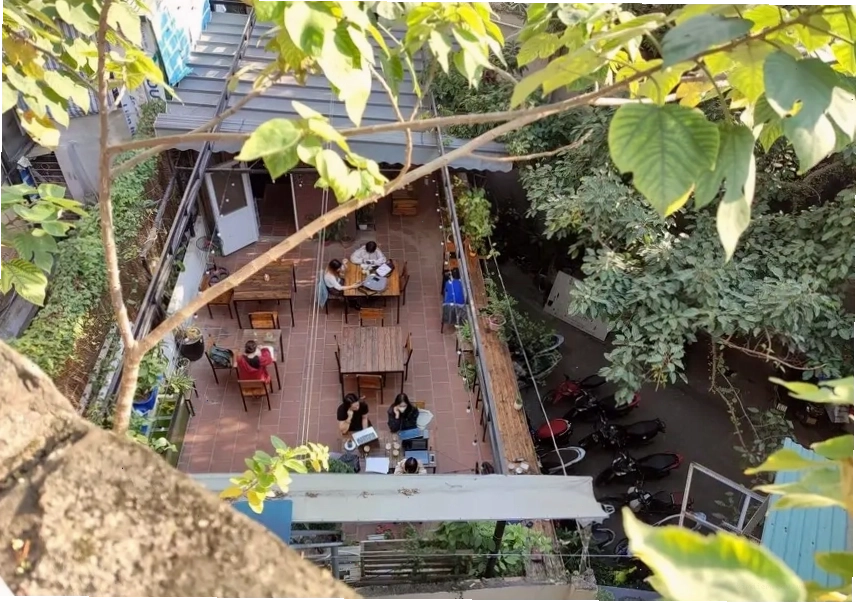 Tổ Chim Xanh – Blue bird’s nest với không gian ấm cúng và sân thượng xanh mát