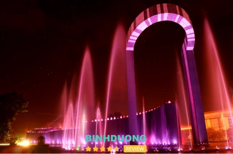 Tòa nhà hành chính đối diện Công viên Trung tâm Thành phố Mới Bình Dương
