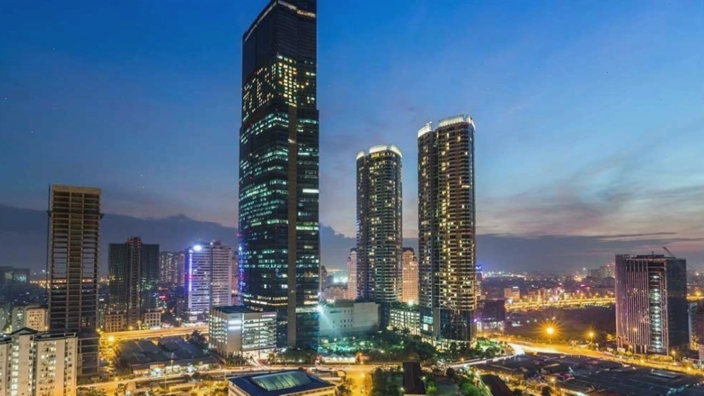 Tòa nhà Keangnam Landmark 72 cao tầng sừng sững giữa lòng Hà Nội.