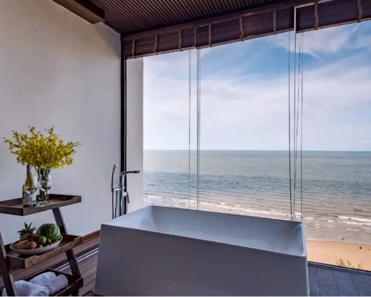 Toàn cảnh bãi tắm Sầm Sơn