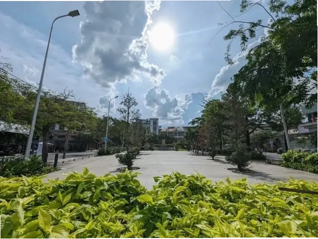 Toàn cảnh Công viên Lãnh binh Thăng xanh mát